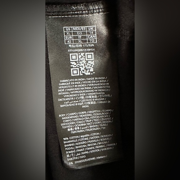 ✨NWT✨ GUESS: Women’s Short Sleeve Top- Size XL - Picture 7 of 8